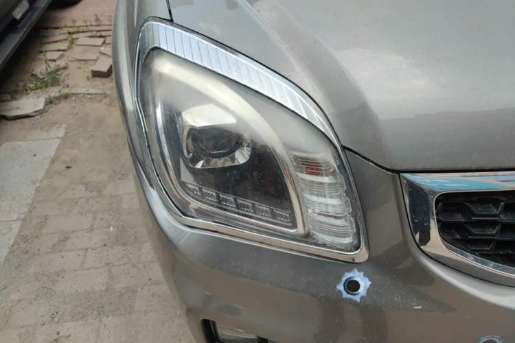 Used Kia Sportage 2011 2.0L Manual Two-Wheel-Drive GLS Right Front Headlight