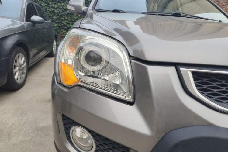 Used Kia Sportage 2011 2.0L Automatic Two-Wheel Drive GLS Right Front Headlight