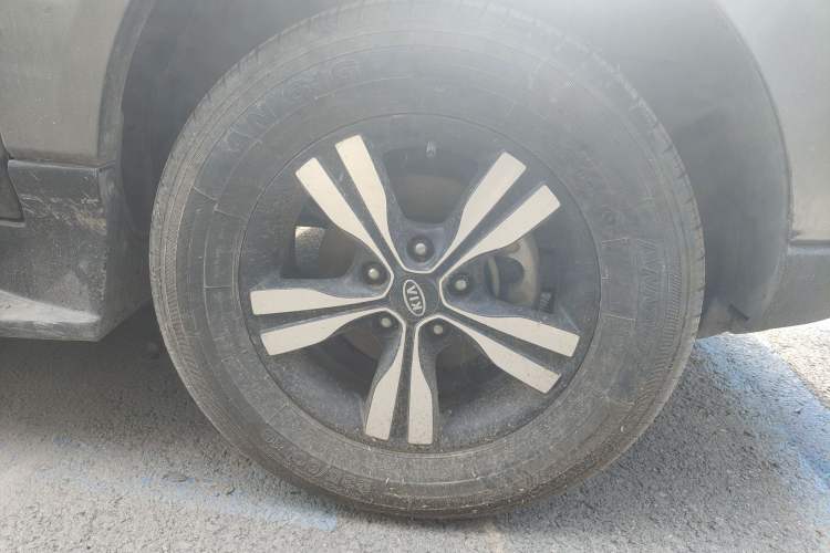 Used Kia Sportage 2011 2.0L Automatic Two-Wheel Drive GLS Right Front Wheel Hub