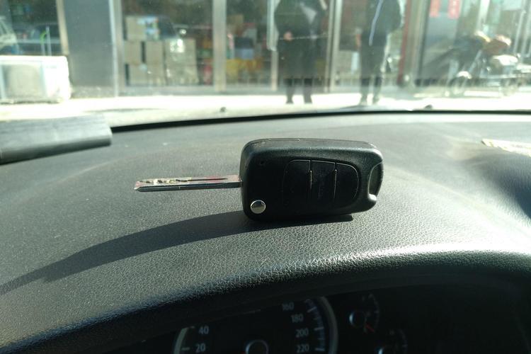 Used Kia Sportage 2011 2.0L Automatic Two-Wheel Drive GLS Vehicle Key