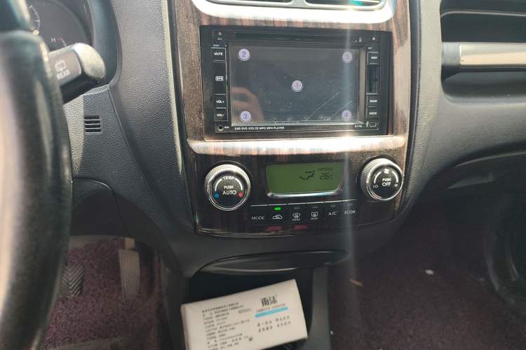 Used Kia Sportage 2011 2.0L Manual Two-Wheel-Drive GLS Audio And AC Panel