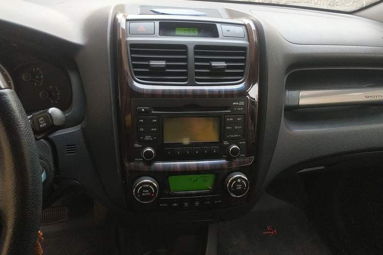 Used Kia Sportage 2011 2.0L Automatic Two-Wheel Drive GLS Audio And AC Panel