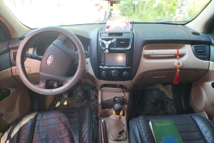 Used Kia Sportage 2011 2.0L Manual Two-Wheel Drive GL Trim Center Console