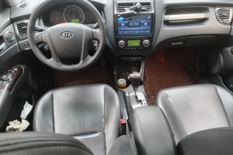 Used Kia Sportage 2011 2.0L Automatic Two-Wheel Drive GLS Center Console