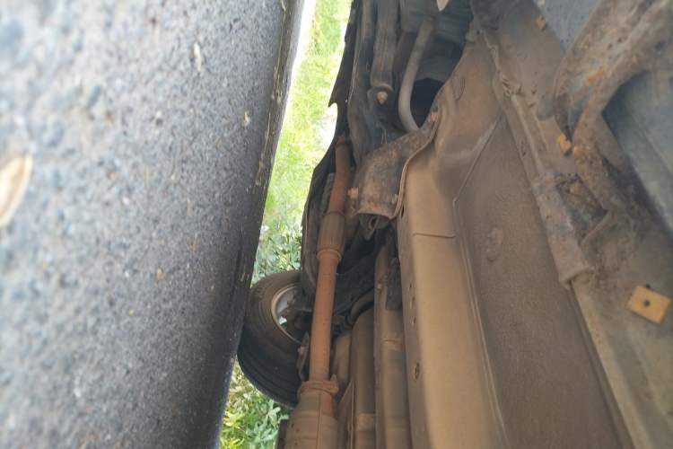 Used Kia Sportage 2011 2.0L Manual Two-Wheel Drive GL Trim Chassis Front Left