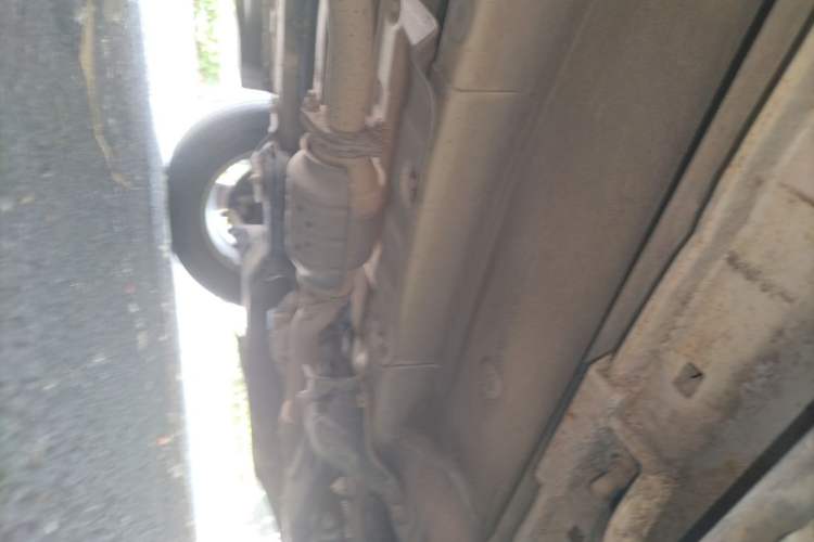 Used Kia Sportage 2011 2.0L Manual Two-Wheel Drive GL Trim Chassis Front Right