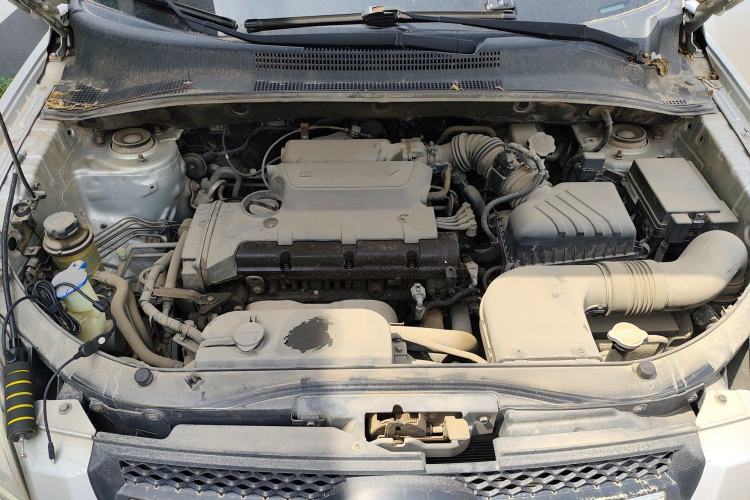 Used Kia Sportage 2011 2.0L Manual Two-Wheel-Drive GLS Engine Bay