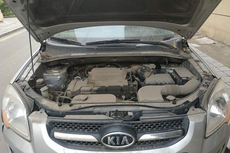 Used Kia Sportage 2011 2.0L Automatic Two-Wheel Drive GLS Engine Bay