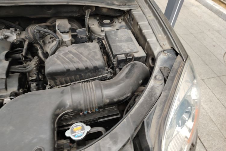 Used Kia Sportage 2011 2.0L Automatic Two-Wheel Drive GL Engine Bay Left