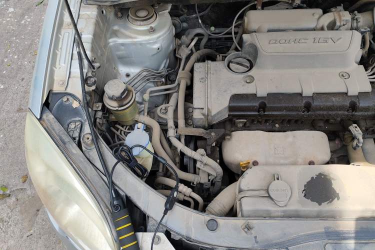 Used Kia Sportage 2011 2.0L Manual Two-Wheel-Drive GLS Engine Bay Right