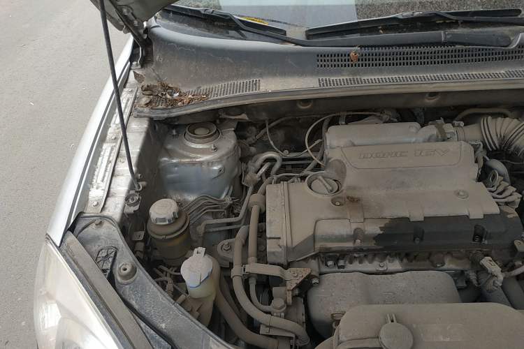Used Kia Sportage 2011 2.0L Automatic Two-Wheel Drive GLS Engine Bay Right