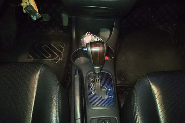 Used Kia Sportage 2011 2.0L Automatic Two-Wheel Drive GLS Gear Lever