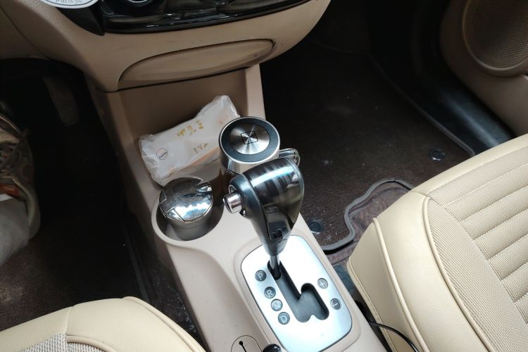 Used Kia Sportage 2011 2.0L Automatic Two-Wheel Drive GL Gear Lever