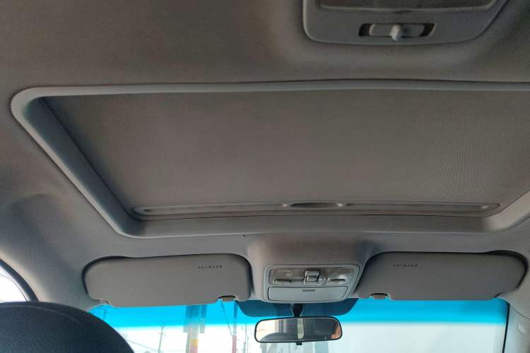 Used Kia Sportage 2011 2.0L Manual Two-Wheel-Drive GLS Headliner