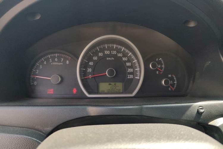 Used Kia Sportage 2011 2.0L Manual Two-Wheel-Drive GLS Instrument Cluster