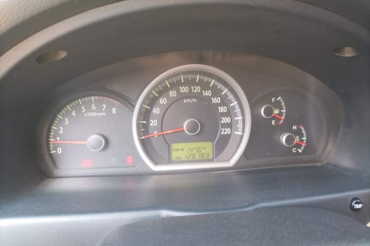 Used Kia Sportage 2011 2.0L Manual Two-Wheel Drive GL Trim Instrument Cluster