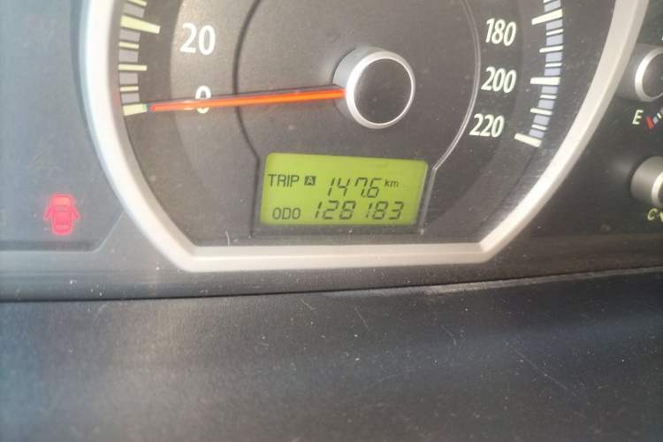 Used Kia Sportage 2011 2.0L Manual Two-Wheel Drive GL Trim Odometer Close Up