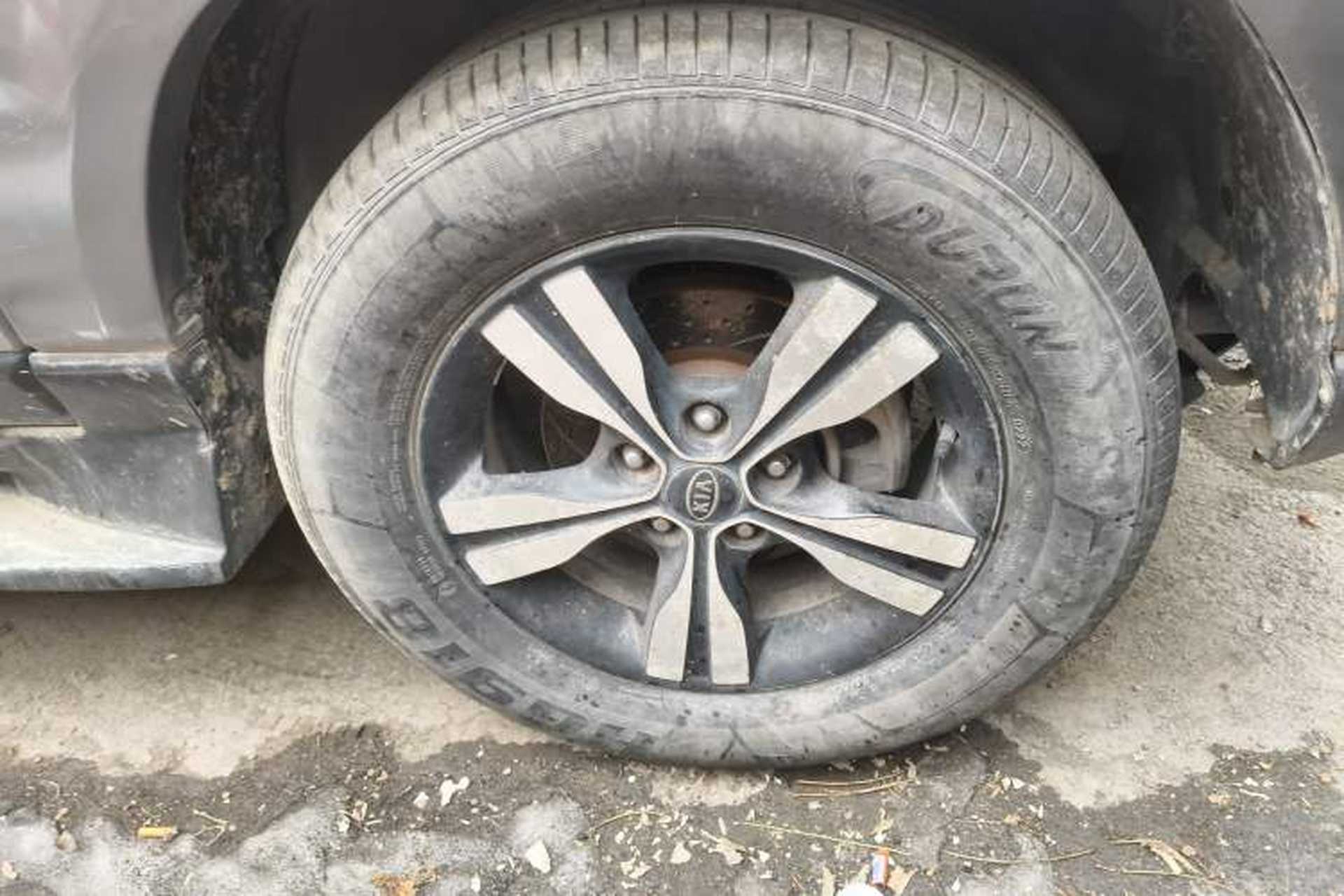 Used Kia Sportage 2011 2.0L Automatic Two-Wheel Drive GLS Right Front Wheel Hub