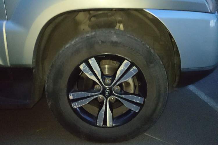 Used Kia Sportage 2011 2.0L Automatic Two-Wheel Drive GLS Right Front Wheel Hub