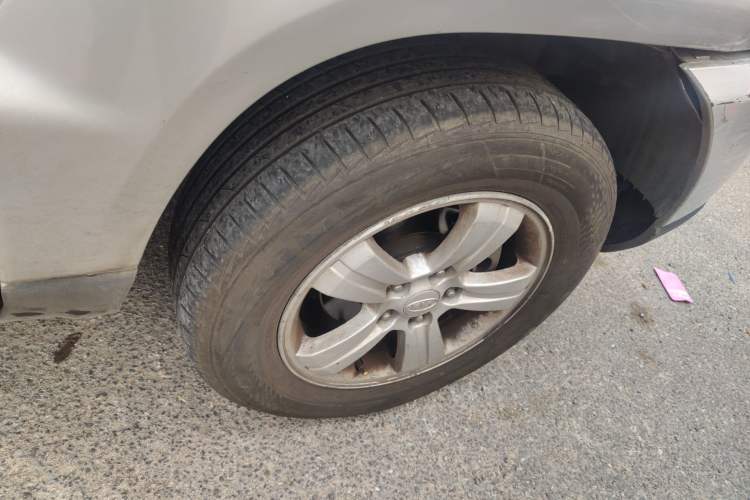 Used Kia Sportage 2011 2.0L Automatic Two-Wheel Drive GL Right Front Wheel Hub