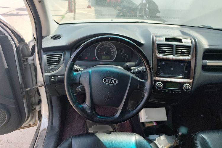 Used Kia Sportage 2011 2.0L Manual Two-Wheel-Drive GLS Steering Wheel