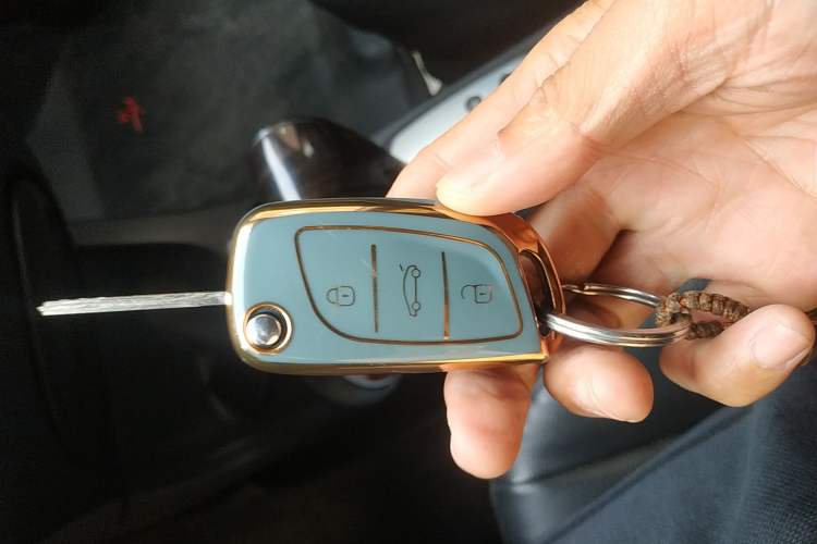 Used Kia Sportage 2011 2.0L Automatic Two-Wheel Drive GLS Vehicle Key