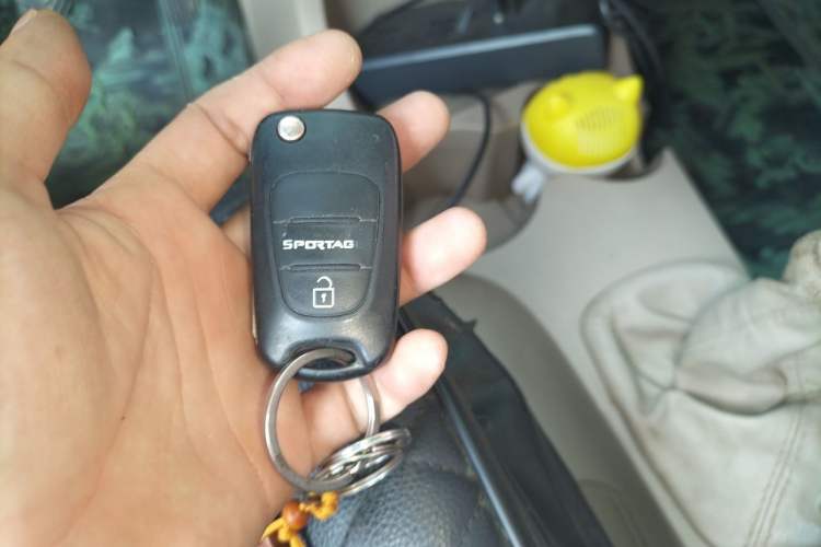 Used Kia Sportage 2011 2.0L Manual Two-Wheel Drive GL Trim Vehicle Key