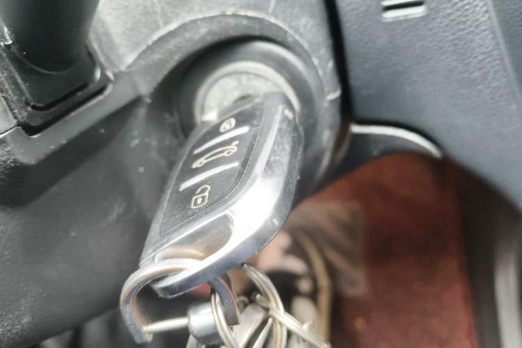 Used Kia Sportage 2011 2.0L Automatic Two-Wheel Drive GLS Vehicle Key