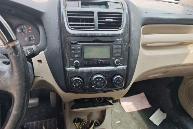 Used Kia Sportage 2012 2.0L Automatic Two-Wheel Drive GL Trim Audio And AC Panel