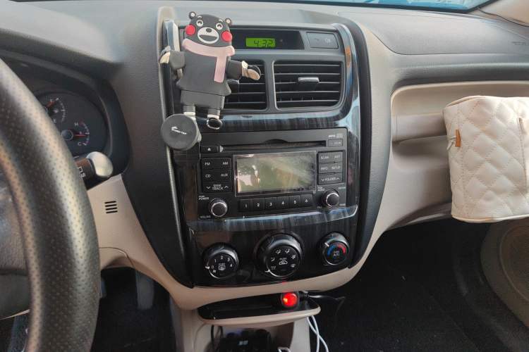 Used Kia Sportage 2012 2.0L Automatic Two-Wheel Drive GL Trim Audio And AC Panel