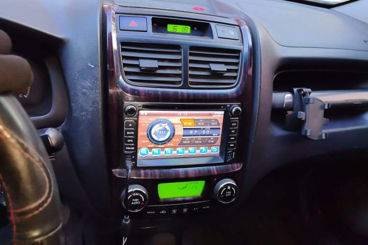 Used Kia Sportage 2012 2.0L Automatic Two-Wheel Drive GLS Audio And AC Panel