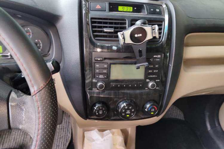 Used Kia Sportage 2012 2.0L Automatic Two-Wheel Drive GL Trim Audio And AC Panel