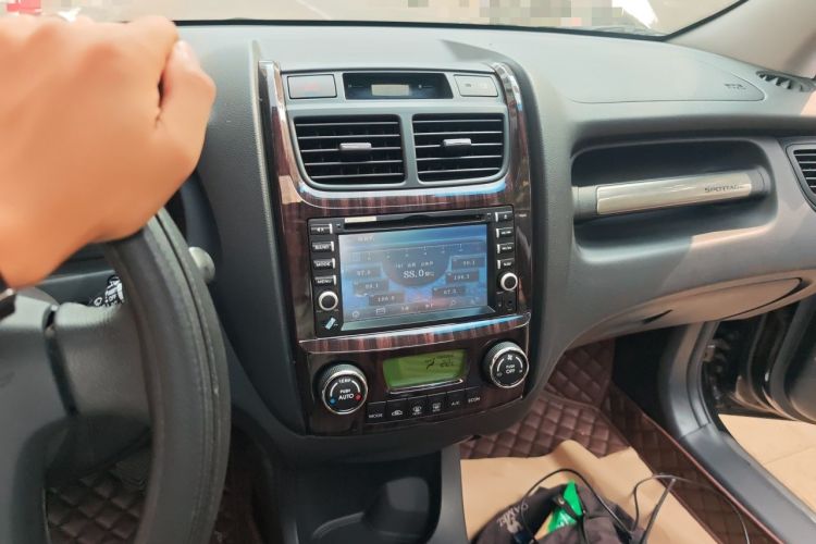 Used Kia Sportage 2012 2.0L Manual 4x4 GLS Trim Audio And AC Panel