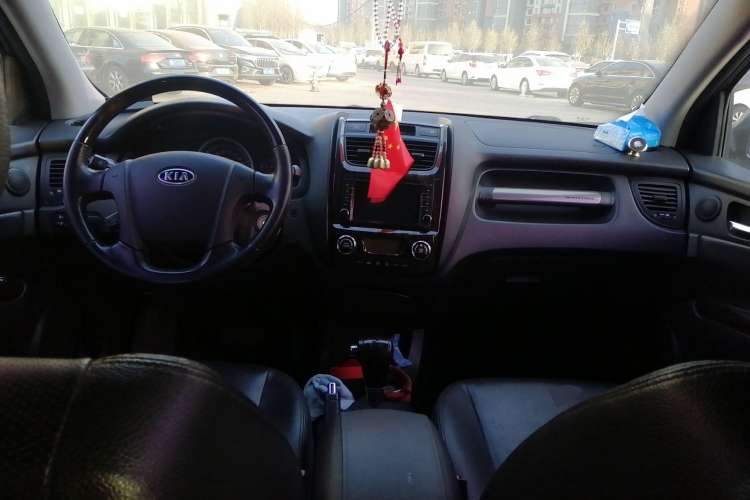 Used Kia Sportage 2012 2.0L Automatic Two-Wheel Drive GLS Center Console