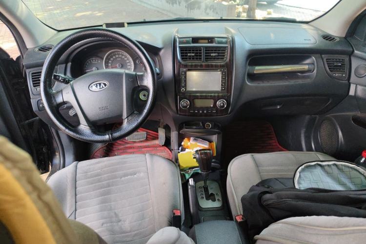 Used Kia Sportage 2012 2.0L Automatic Two-Wheel Drive GLS Center Console