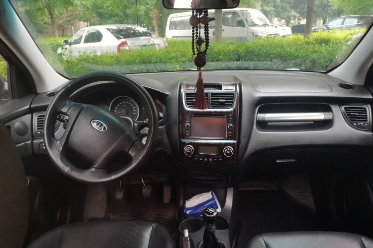 Used Kia Sportage 2012 2.0L Manual Two-Wheel Drive GLS Center Console