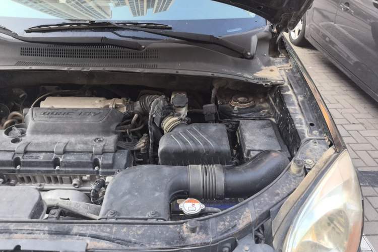 Used Kia Sportage 2012 2.0L Manual Two-Wheel Drive GLS Engine Bay Left