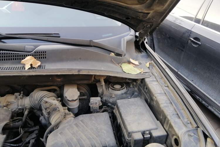 Used Kia Sportage 2012 2.0L Automatic Two-Wheel Drive GLS Engine Bay Left