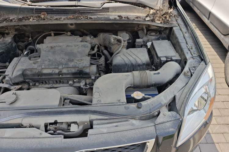 Used Kia Sportage 2012 2.0L Automatic Two-Wheel Drive GL Trim Engine Bay Left