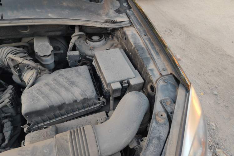Used Kia Sportage 2012 2.0L Automatic Two-Wheel Drive GL Trim Engine Bay Left