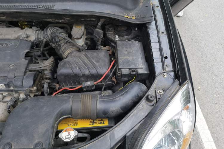 Used Kia Sportage 2012 2.0L Manual Two-Wheel Drive GL Trim Engine Bay Left