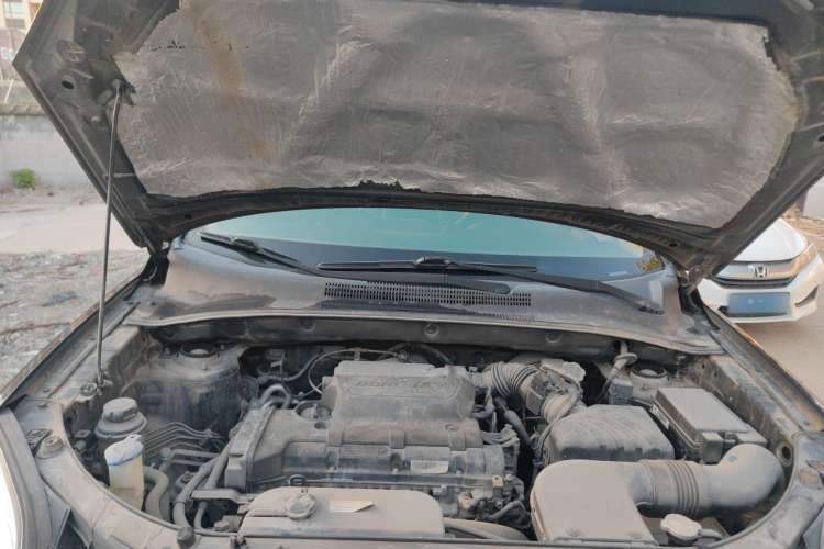 Used Kia Sportage 2012 2.0L Automatic Two-Wheel Drive GL Trim Engine Bay