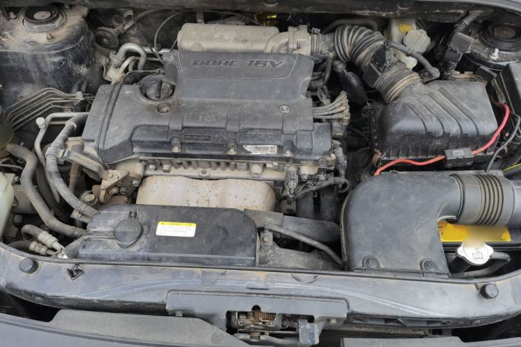 Used Kia Sportage 2012 2.0L Manual Two-Wheel Drive GL Trim Engine Bay