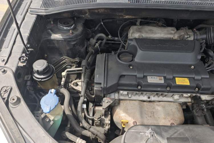 Used Kia Sportage 2012 2.0L Automatic Two-Wheel Drive GL Trim Engine Bay Right