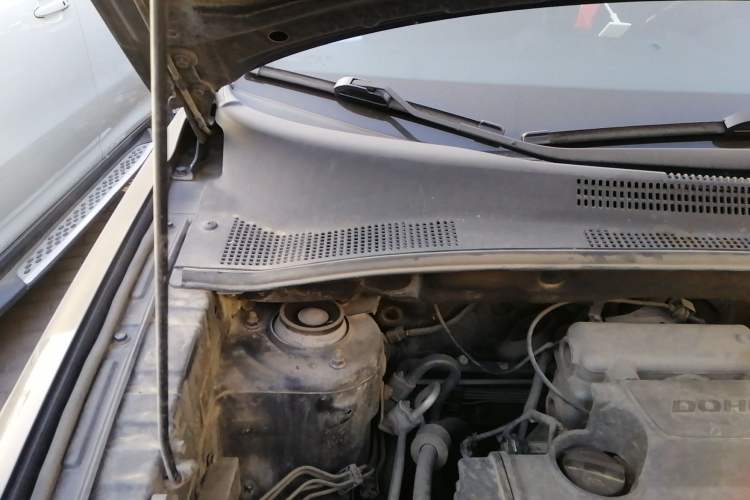 Used Kia Sportage 2012 2.0L Automatic Two-Wheel Drive GLS Engine Bay Right