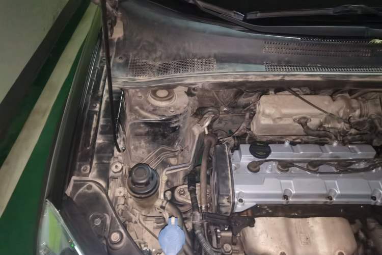 Used Kia Sportage 2012 2.0L Automatic Two-Wheel Drive GL Trim Engine Bay Right