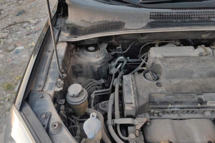 Used Kia Sportage 2012 2.0L Automatic Two-Wheel Drive GL Trim Engine Bay Right
