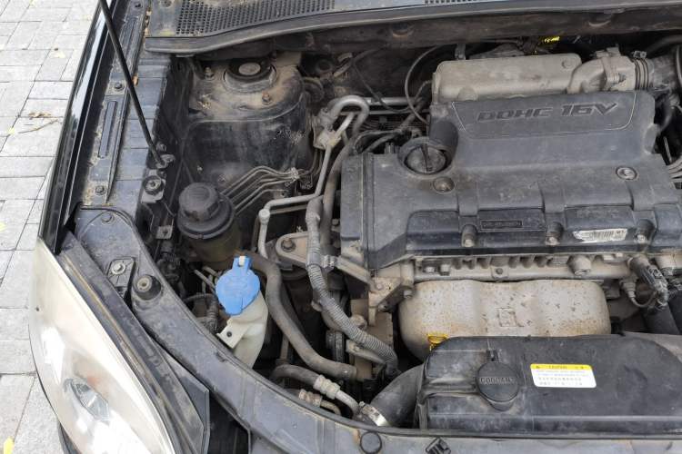 Used Kia Sportage 2012 2.0L Manual Two-Wheel Drive GL Trim Engine Bay Right
