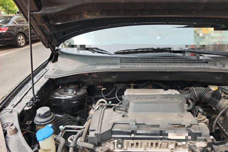 Used Kia Sportage 2012 2.0L Manual 4x4 GLS Trim Engine Bay Right