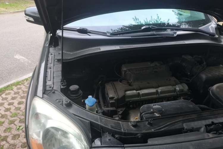 Used Kia Sportage 2012 2.0L Manual Two-Wheel Drive GLS Engine Bay Right